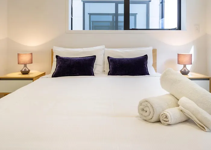 Stylish Cbd Escape 2Br Townhouse