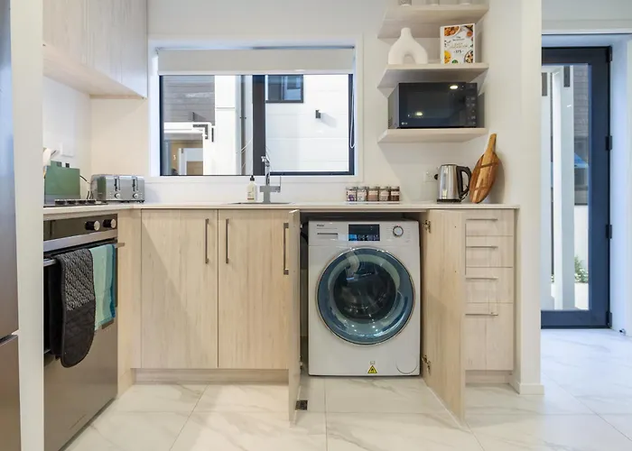 Stylish Cbd Escape 2Br Townhouse
